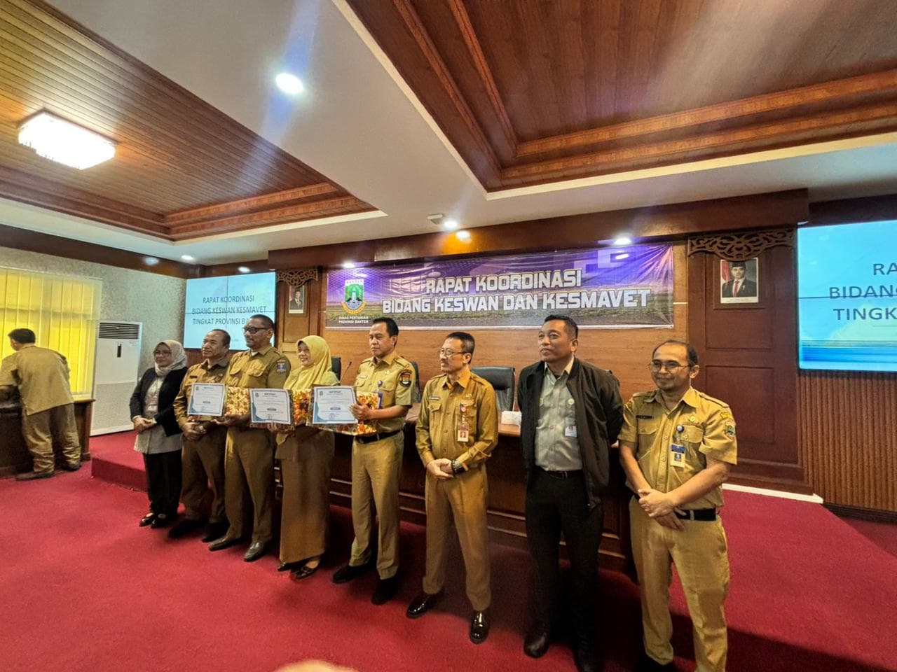 DPKP Kabupaten Pandeglang Raih Juara 2 Pelaporan Vaksinasi PHMS Tingkat Provinsi Banten